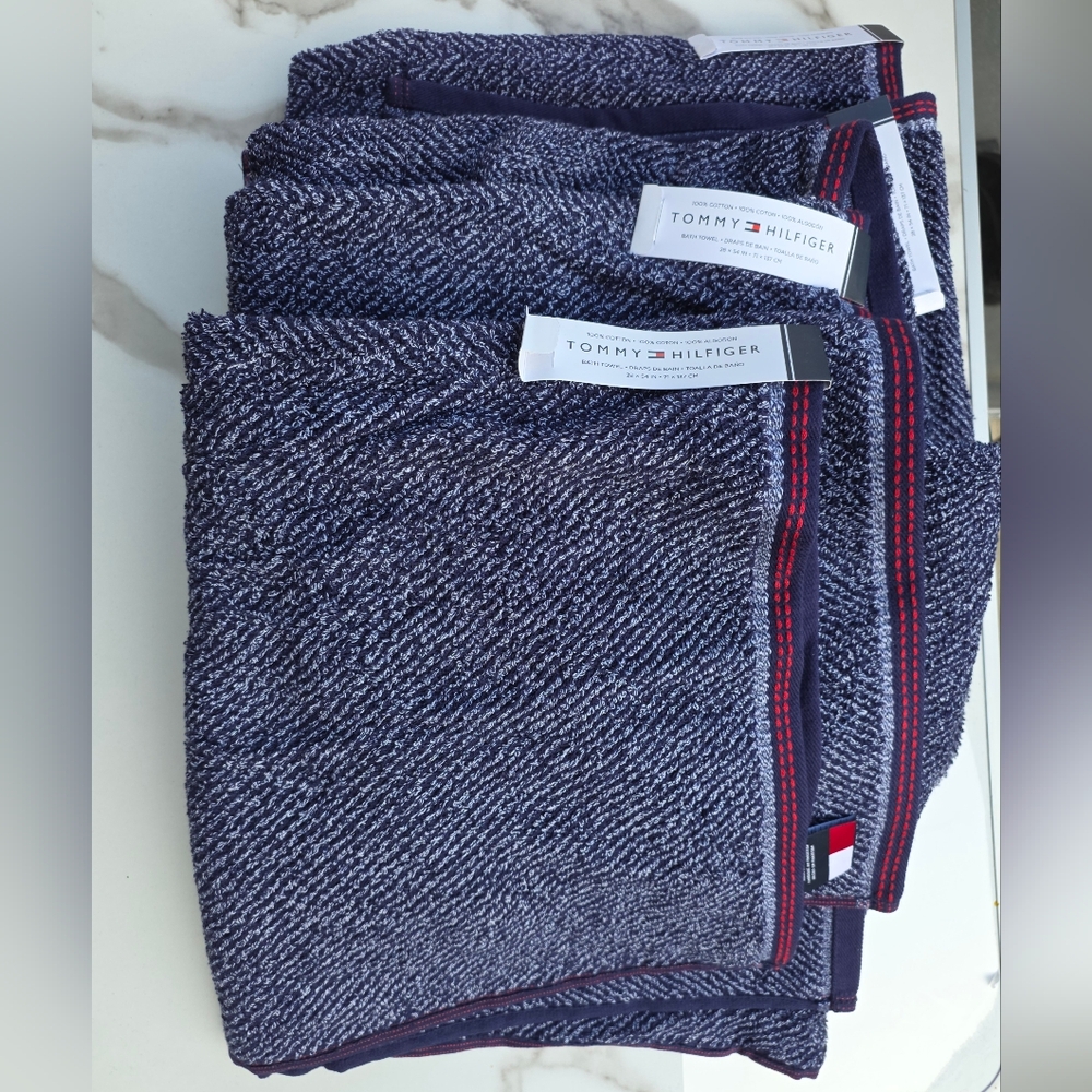 Vintage Tommy Hilfiger Bath Towel Gray White Blue Red